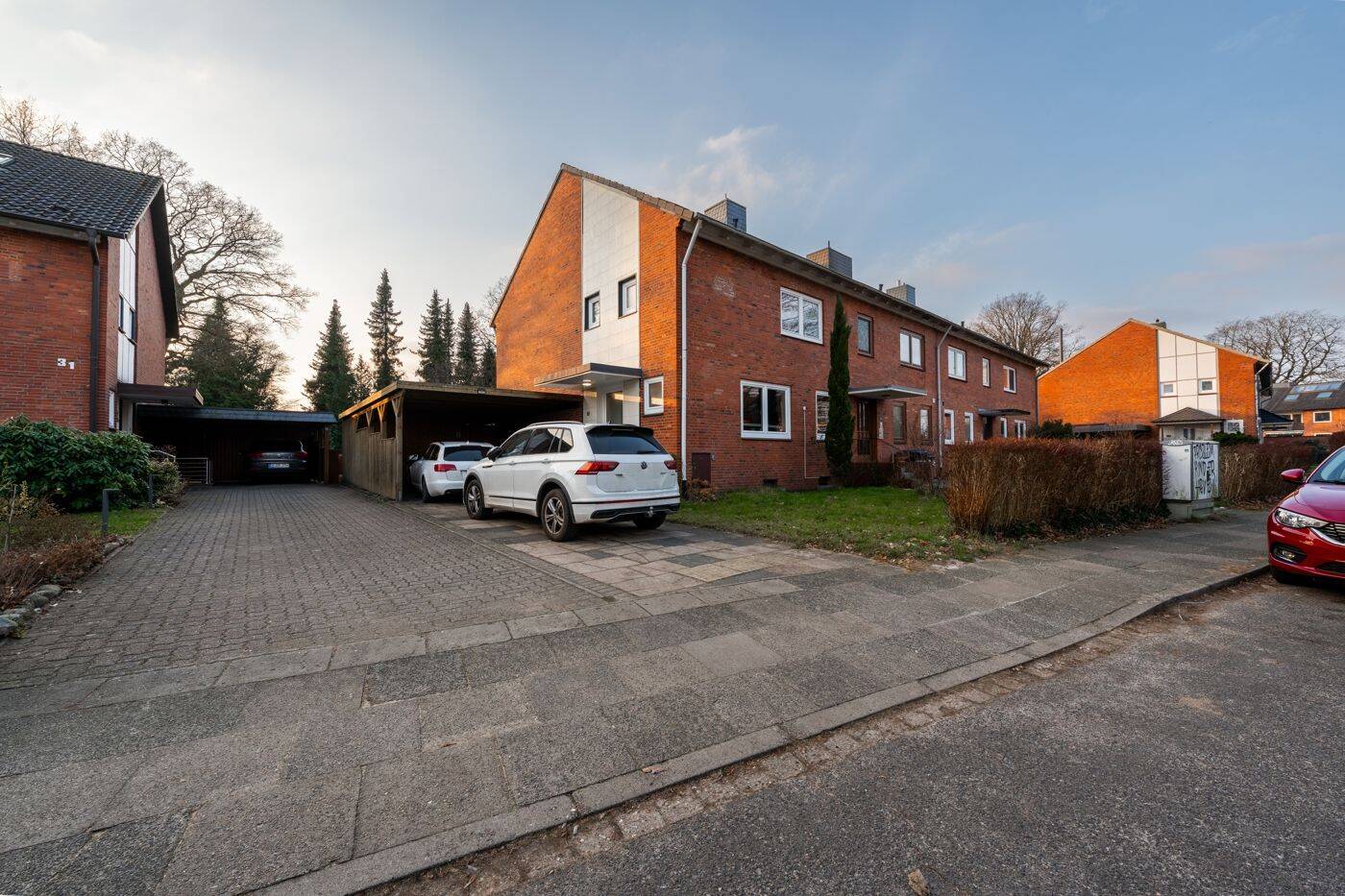 Reihenendhaus mit Garten, Keller und Carport, 22850 Norderstedt