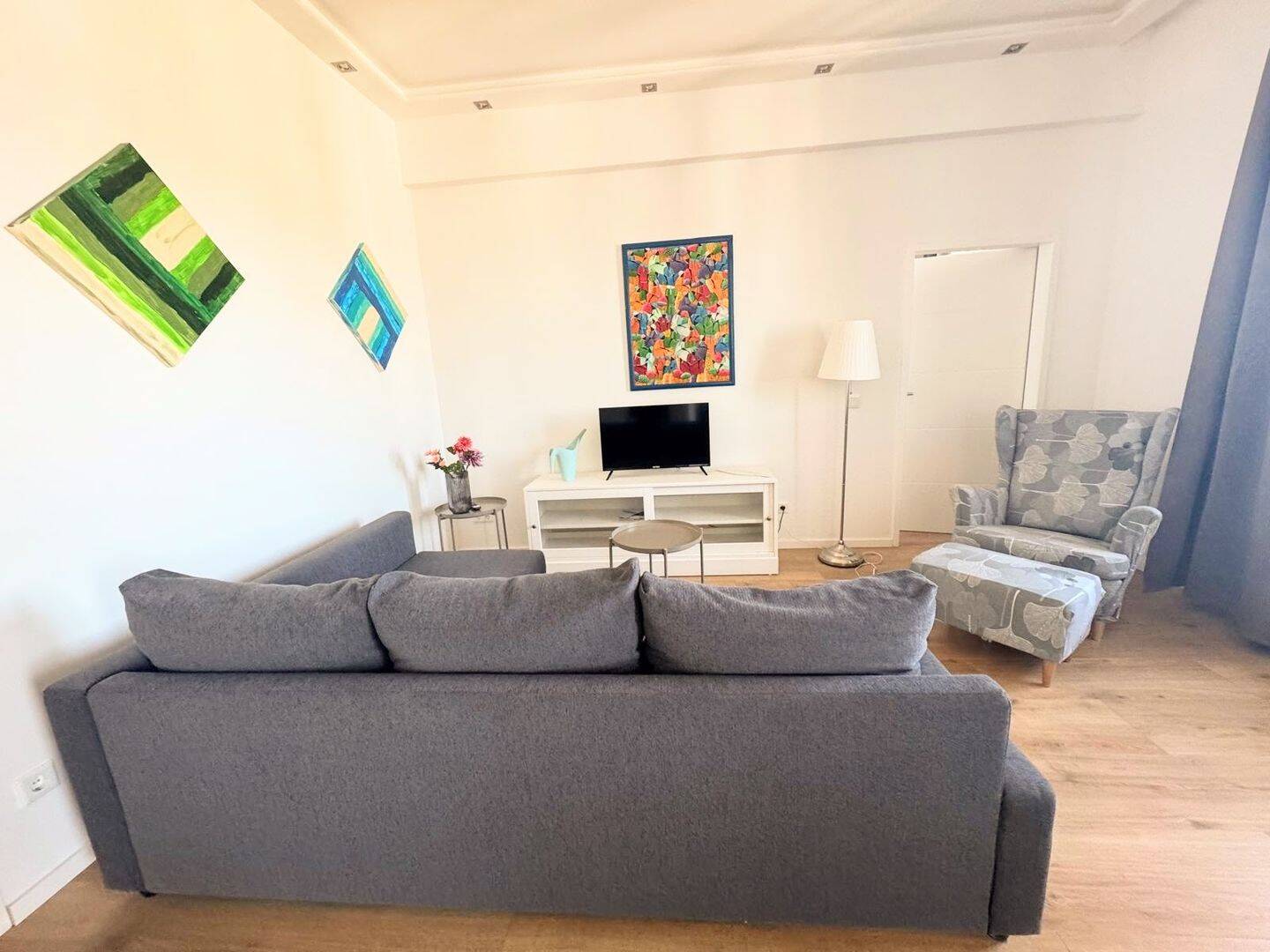 Fürstenwall: komplett saniertes 2-Zimmer-Apartment im Hinterhof, 40215 Düsseldorf (Friedrichstadt)