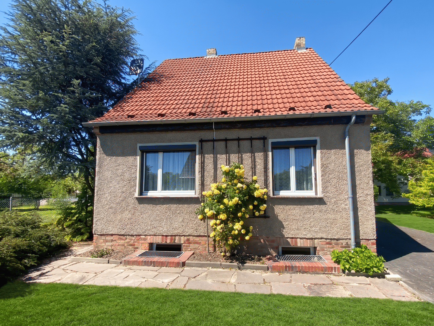 Freistehendes Einfamilienhaus mit herausragendem Grundstück und vielseitigem Potenzial, 4779 Wermsdorf