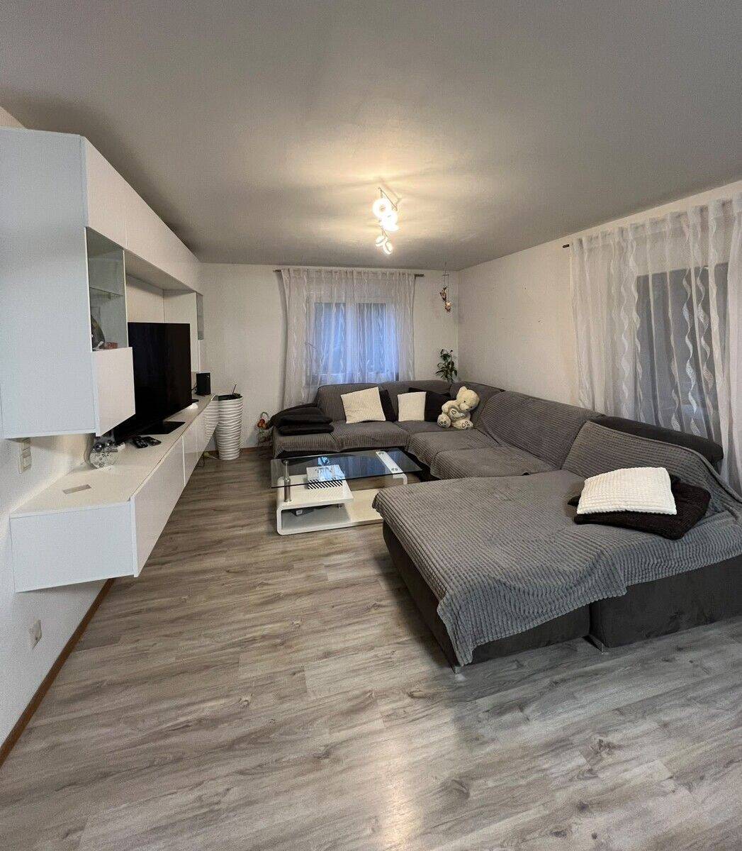 Großzügige 4-Zimmer-Wohnung mit Balkon und Terrasse in Mühlacker, 75417 Mühlacker