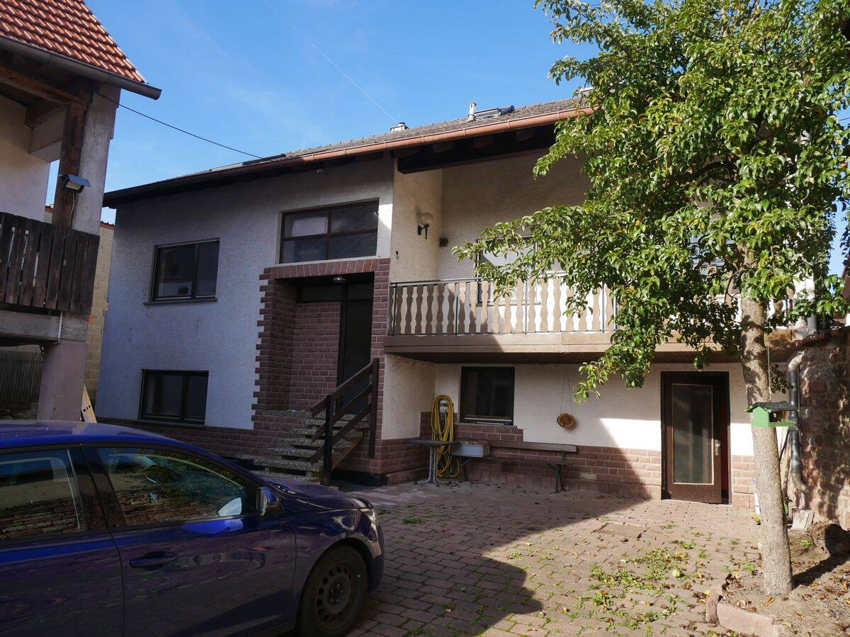Wohnhaus mit Einliegerwohnung und Nebengebäuden, 97737 Gemünden a. Main
