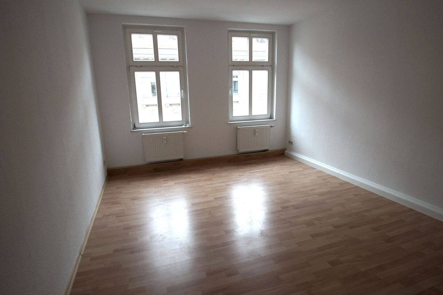2-Zimmer-Wohnung in Lindenau, Laminat, Badewanne, 4177 Leipzig (Altlindenau Lindenau)