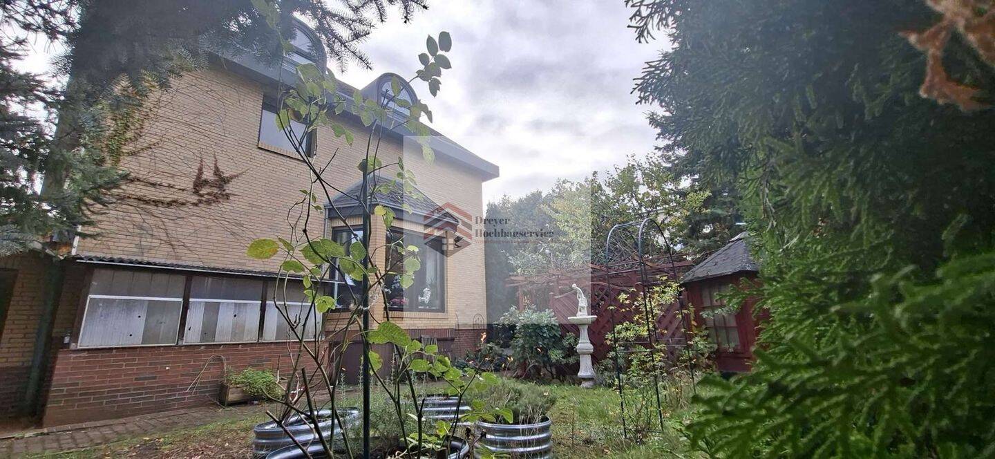 Ein großzügiges, voll unterkellertes Haus mit sieben Zimmern für mehrere Generationen in Berlin-Reinickendorf., 13403 Berlin (Reinickendorf Kolonie Erholung Kolonie Gartenfreunde Tegel Wittenau)