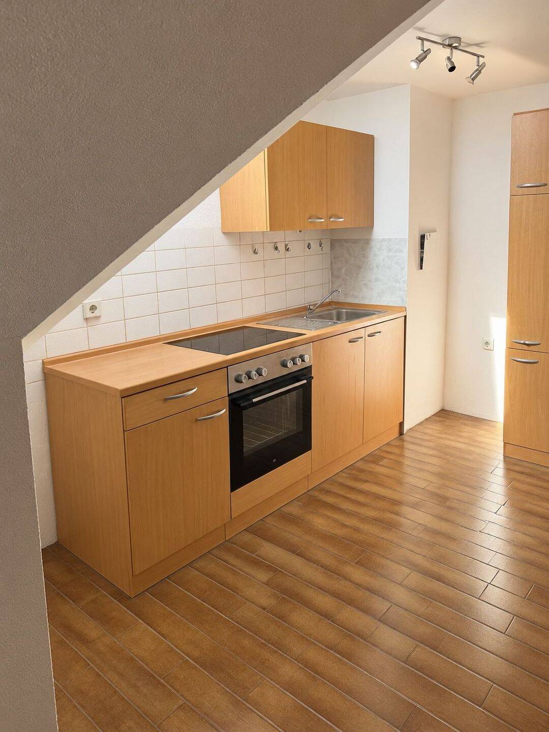 2 Zimmer Dachgeschoss Wohnung, 74080 Heilbronn (Böckingen)