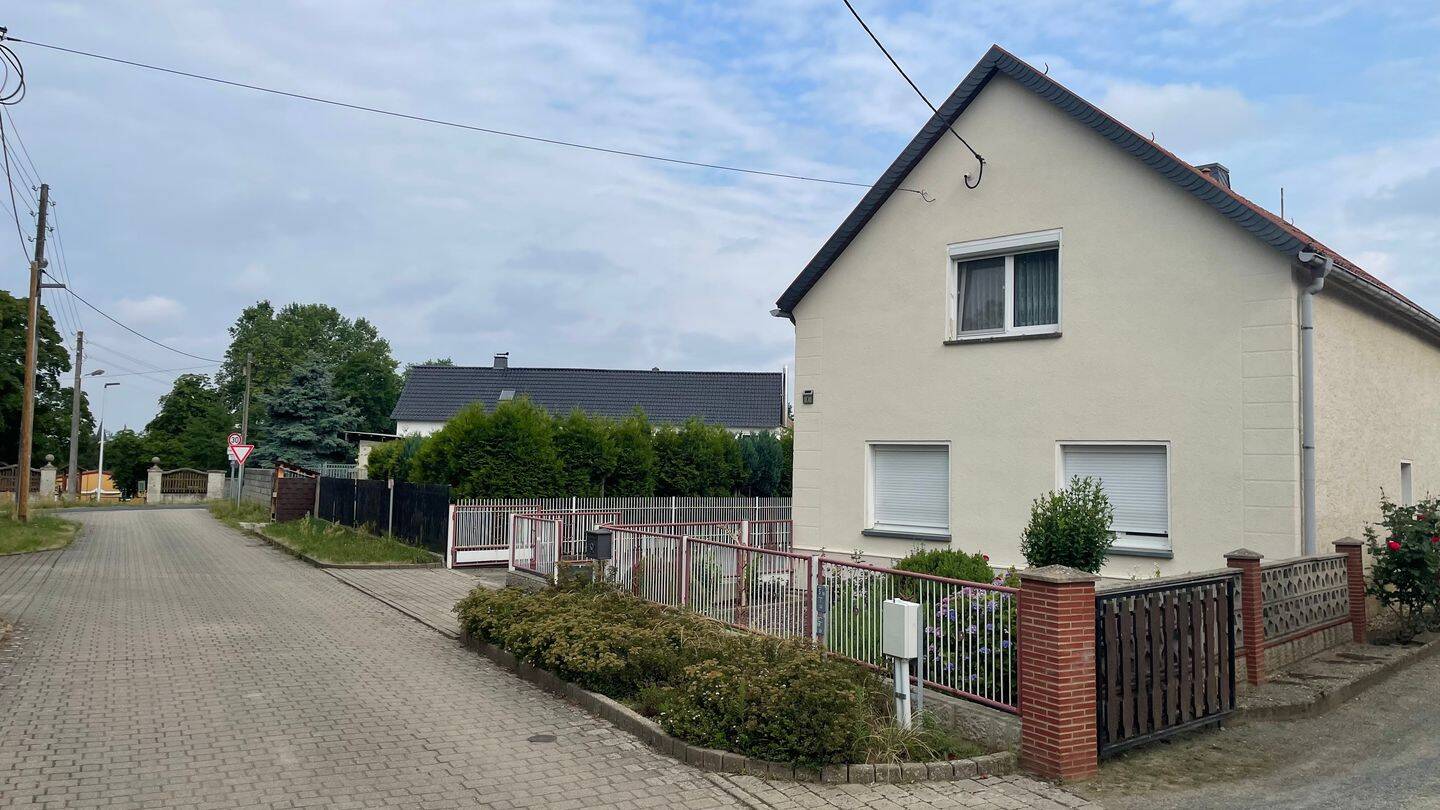 Ländliche Ruhe, eigener Garten und viel Potenzial – Einfamilienhaus mit Gestaltungspotenzial, 1561 Großenhain