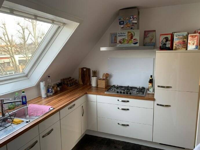 Schöne 4 Zimmer Wohnung mit Stellplatz in Bad Cannstatt, 70372 Stuttgart (Bad Cannstatt)