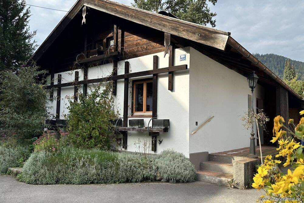 Das Besondere – kleines Häuschen mit sonniger Süd-Terrasse und Garten, 83707 Bad Wiessee
