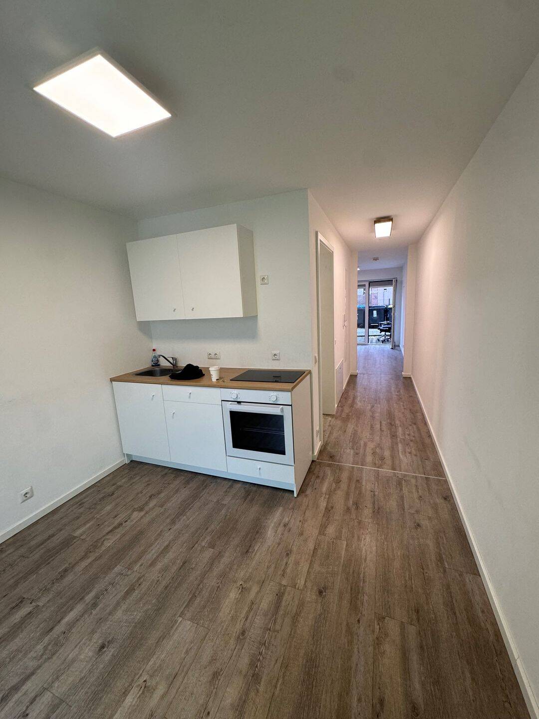 Moderne 1-Zi.-Studiowohnung mit Terrasse | Nürnberg-Glockenhof | Frei ab 01.11., 90478 Nürnberg (Dutzendteich Gleißhammer Glockenhof Sankt Peter Zerzabelshof)