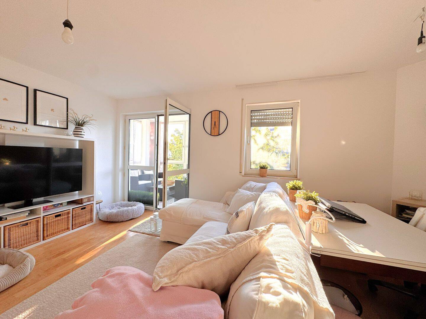 Licht, Luft – Pegnitzgrund! Helle 2-Zimmer-Wohnung mit Wintergarten in Nürnberg St. Jobst, 90491 Nürnberg