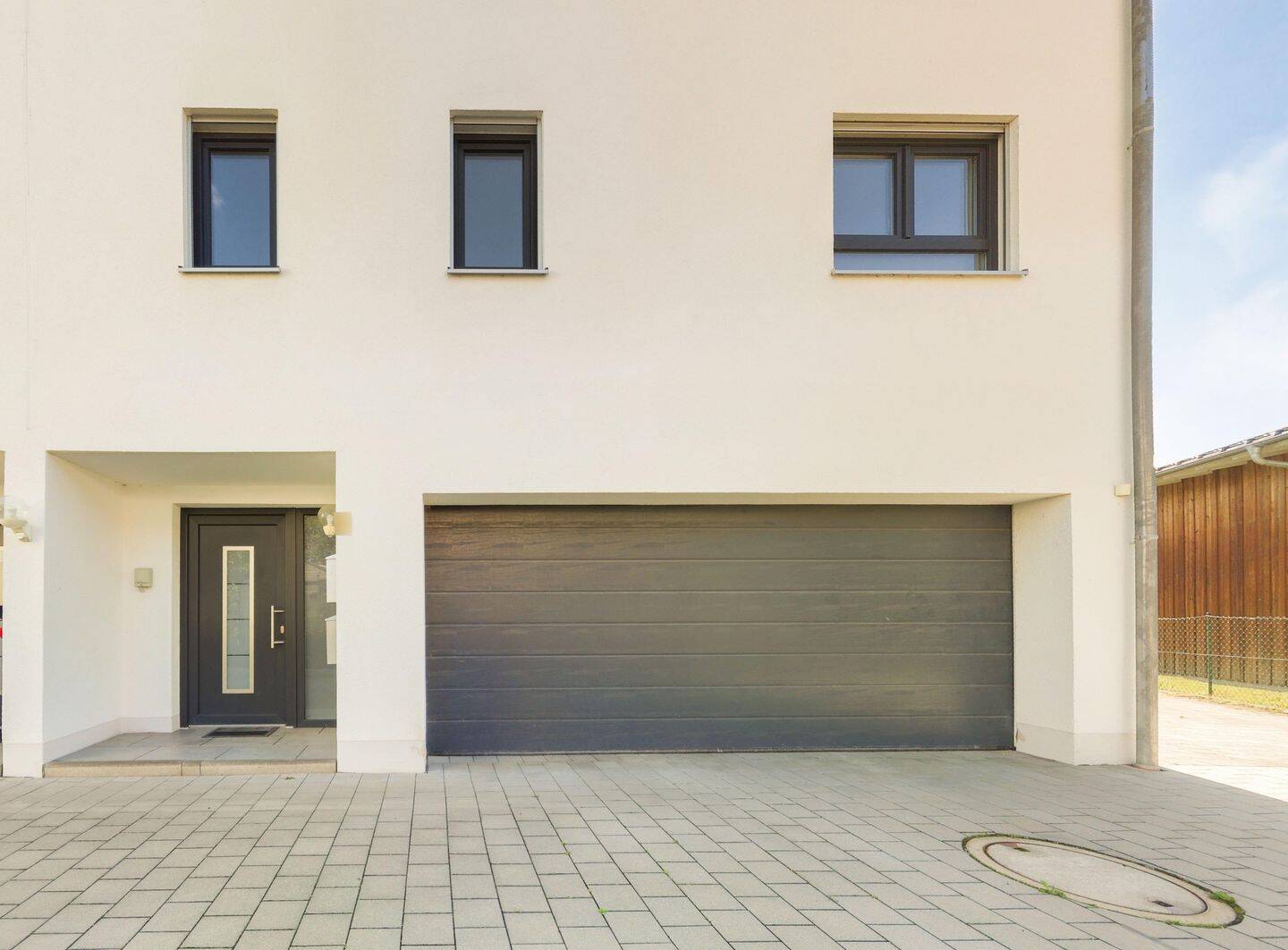 Zwei-Zimmer Wohnung in ruhiger Lage in Deggendorf mit Garten, Balkon, Garage und Stellplatz, 94469 Deggendorf