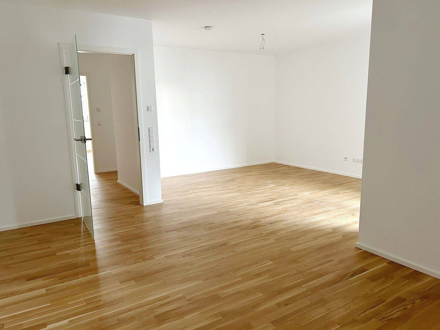 „Friedrichspark“: Geräumige 2-Zimmer-Neubauwohnung, Erstbezug, Tageslichtbad, ab sofort!, 78050 Villingen-Schwenningen