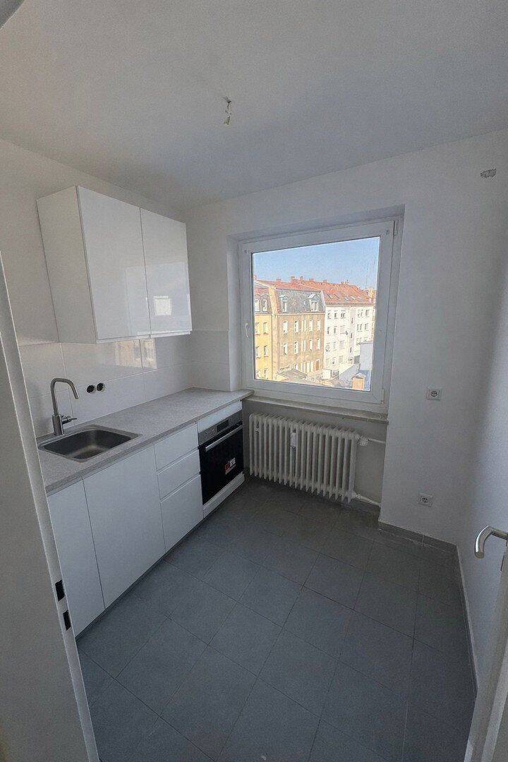 Frisch renovierte 1 Zimmer Wohnung mit Balkon und Einbauküche, 90459 Nürnberg