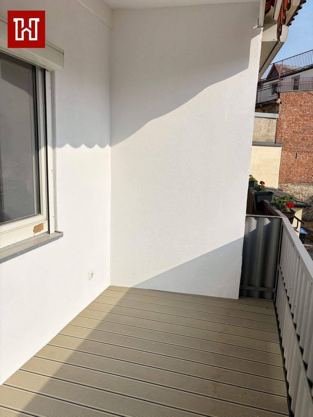 Renovierte 4 Zimmerwohnung mit sonnigem Balkon in zentraler Lage !, 97318 Kitzingen