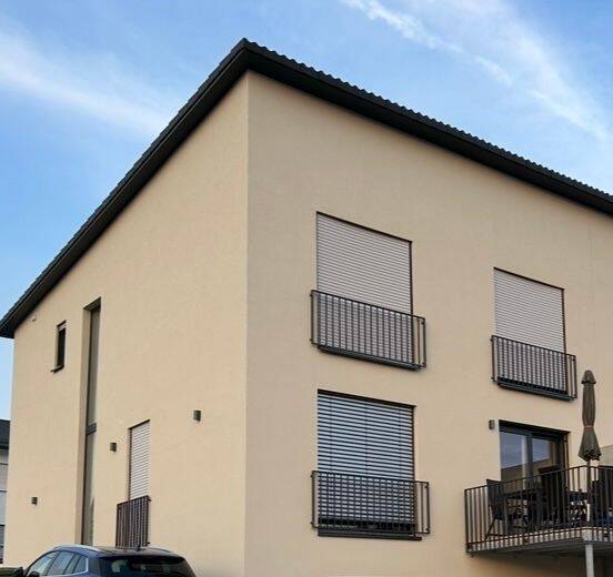Doppelhaushälfte mit Garten, Balkon und Einbauküche in Feuchtwangen, 91555 Feuchtwangen