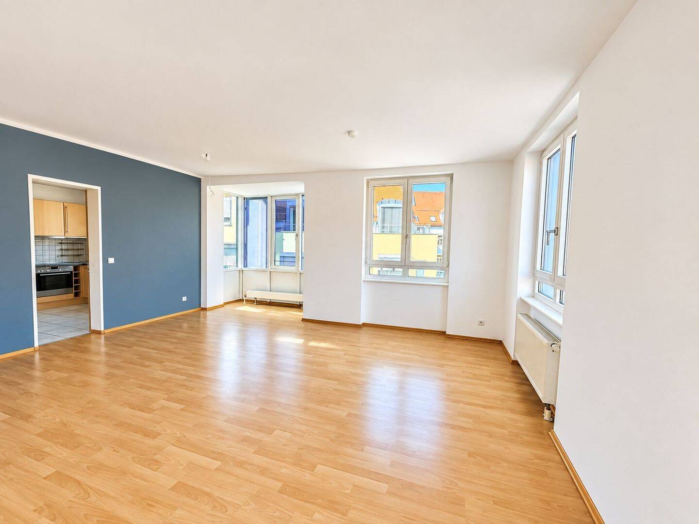 3-Zimmer-Wohnung mitten in der City! EBK – Aufzug – TG-Stellplatz, 92318 Neumarkt i.d. OPf.