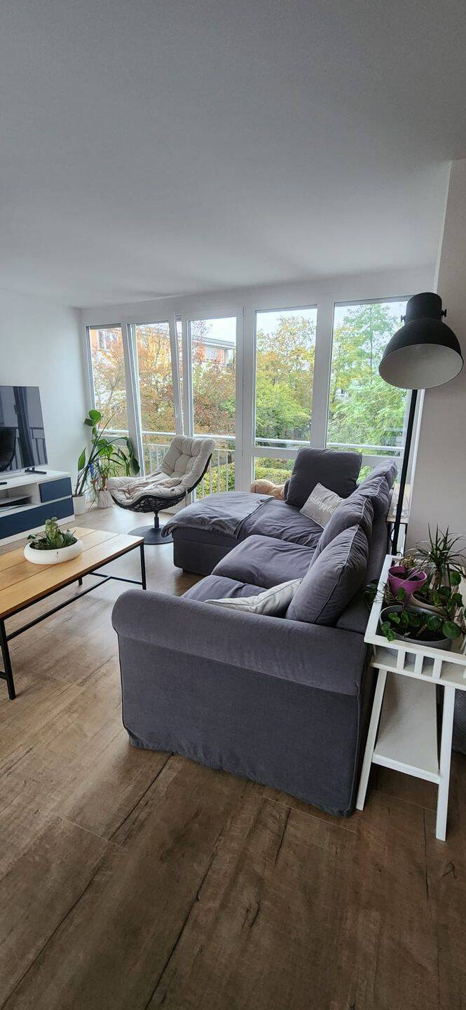 helle 3-Zimmerwohnung mit Südbalkon und Tiefgaragenstellplatz, 70599 Stuttgart