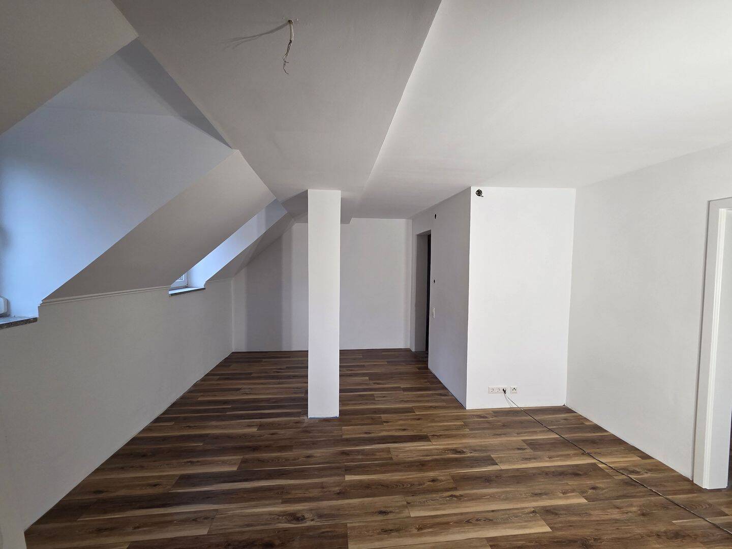Erstbezug nach Sanierung: Helle 3-Zi.-Wohnung im 2.OG, Fußbodenheiz., zusätz. Dachstudio, 2 Bäder, 75172 Pforzheim (Brötzingen Innenstadt Südweststadt Weststadt)