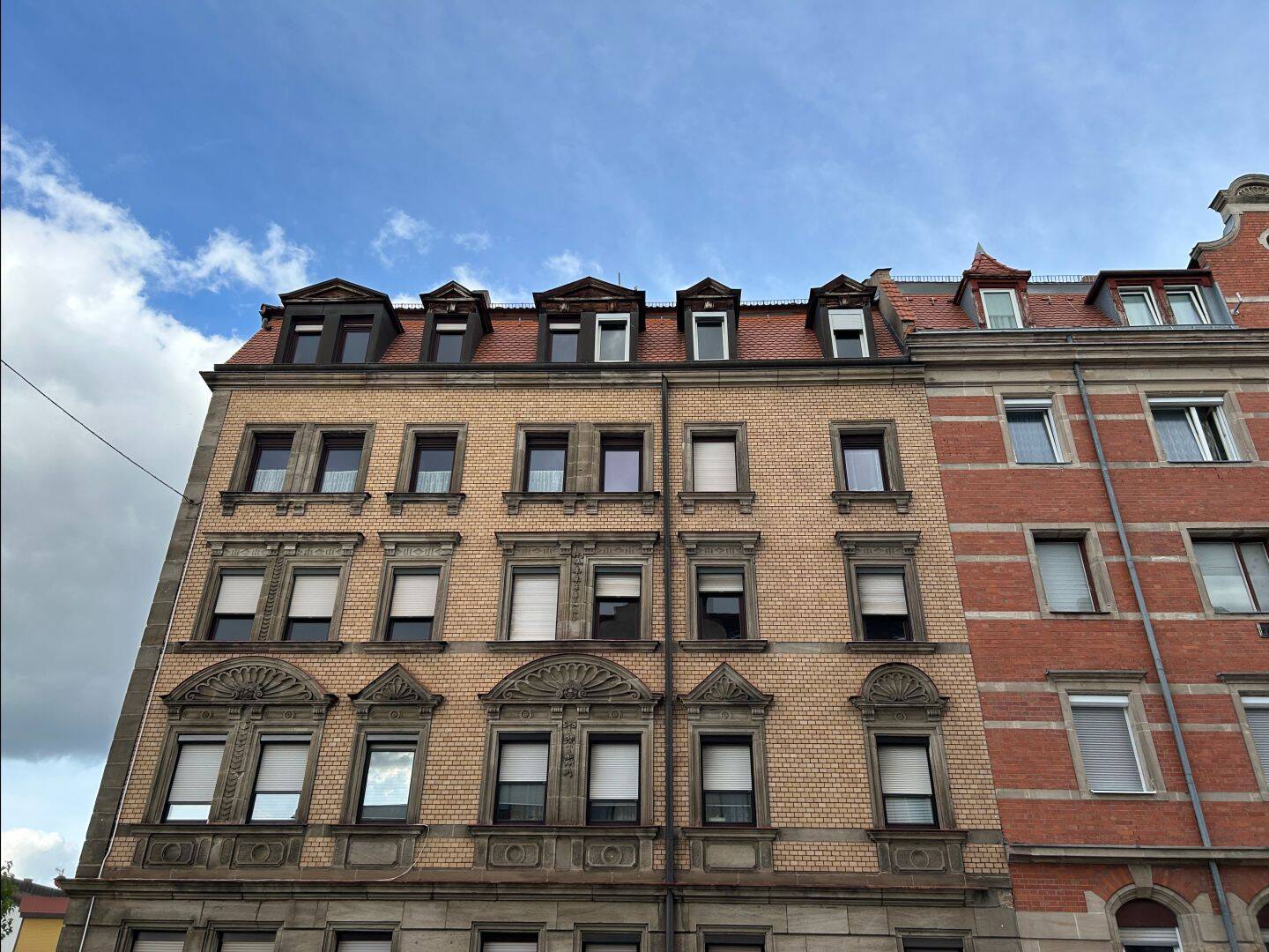 4-Zimmer-Wohnung mit Burgblick für WG-Nutzung, Vermietung und Eigennutzung in Nürnberg/St.Leonhard, 90439 Nürnberg (Großreuth bei Schweinau Schweinau Sankt Leonhard Sündersbühl)