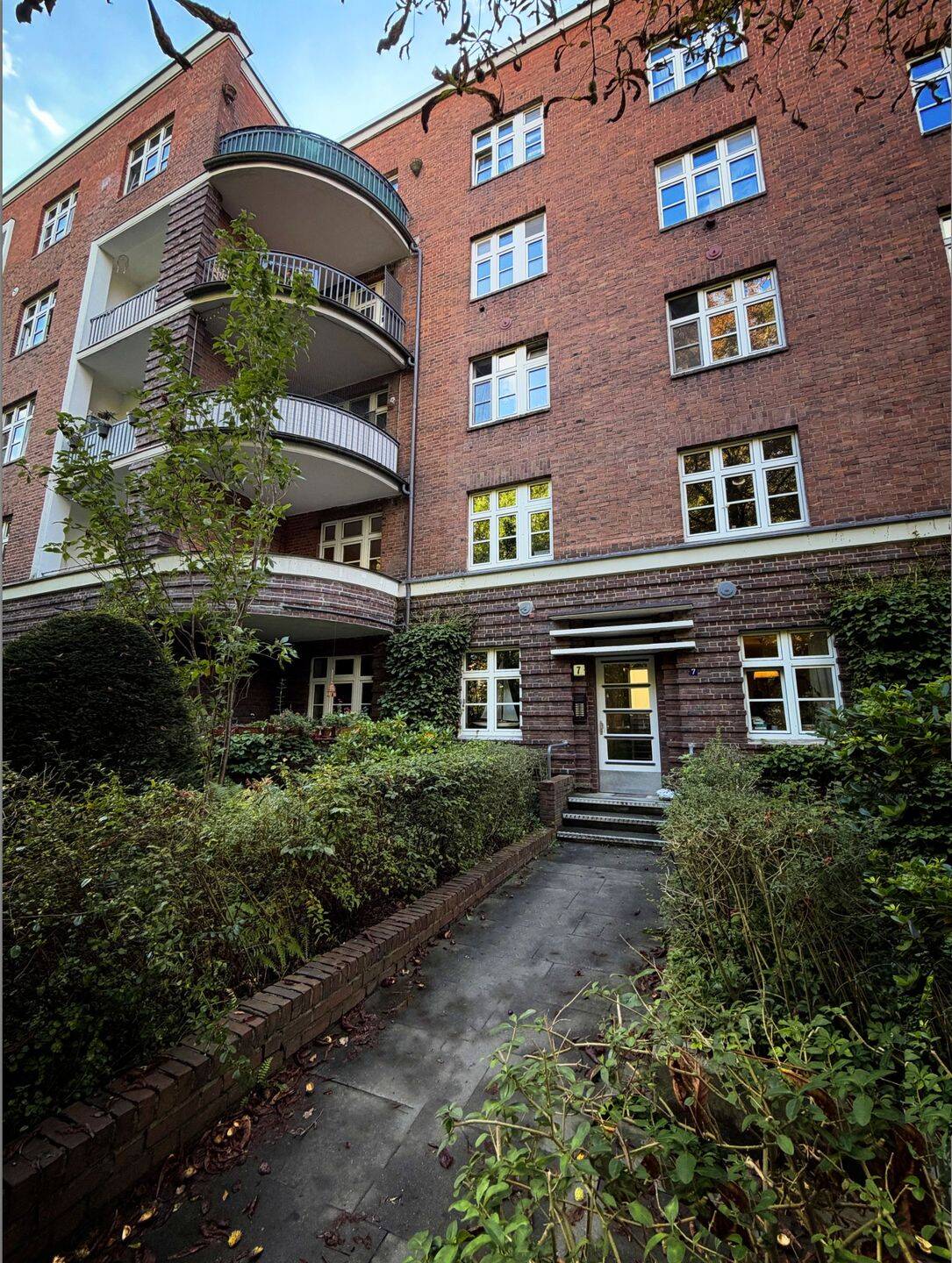 Provisionsfrei! Ruhige und helle 2 Zimmer-Wohnung direkt am grünen Schwalbenplatz in Barmbek., 22307 Hamburg (Hamburg-Nord Barmbek-Nord)