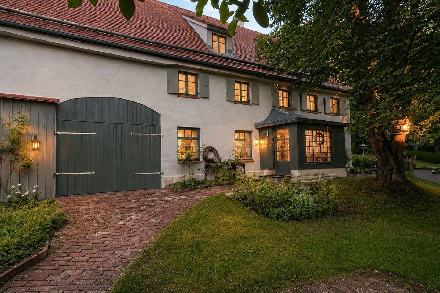 WALKERTSHOFEN: EXTRAVAGANTER LANDSITZ AUF 4 HEKTAR GRUND UND MULTIFUNKTIONALEN PERSPEKTIVEN!, 86877 Walkertshofen