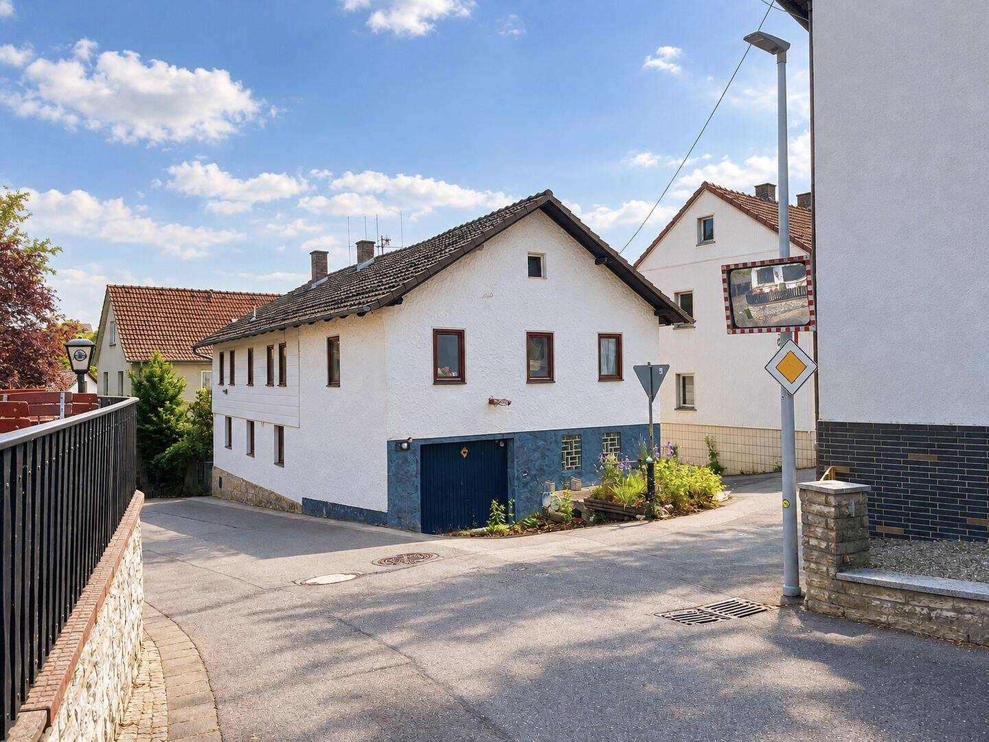 Sanierungsbedürftiges Haus in Lützelbuch, 96450 Coburg