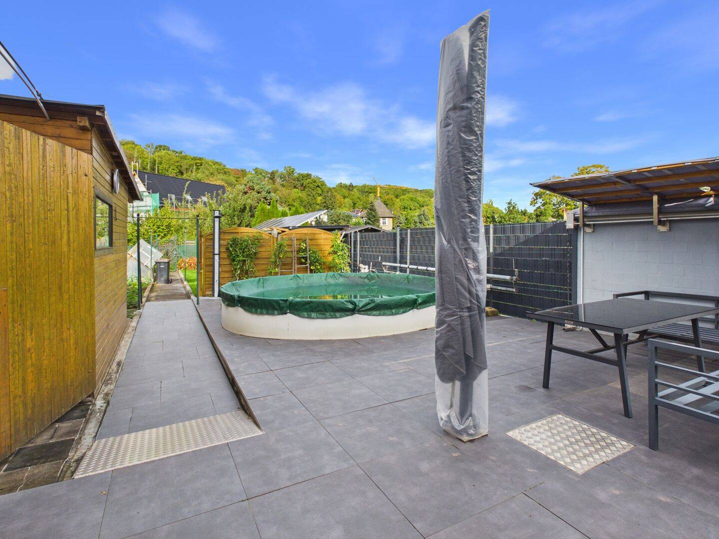 Gepflegtes Einfamilienhaus mit Pool und schönem Garten in Kreuzau-Winden, 52372 Kreuzau