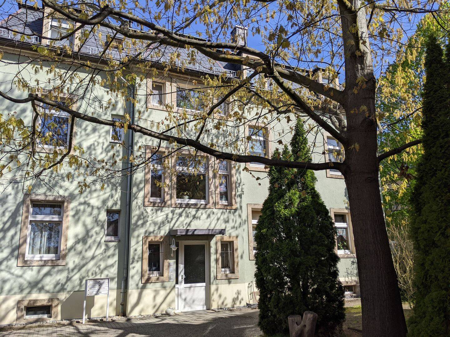 Schöne, helle 2 Zimmer Wohnung in Elbnähe, 1259 Dresden (Großzschachwitz Kleinzschachwitz Leuben Lockwitz Niedersedlitz)