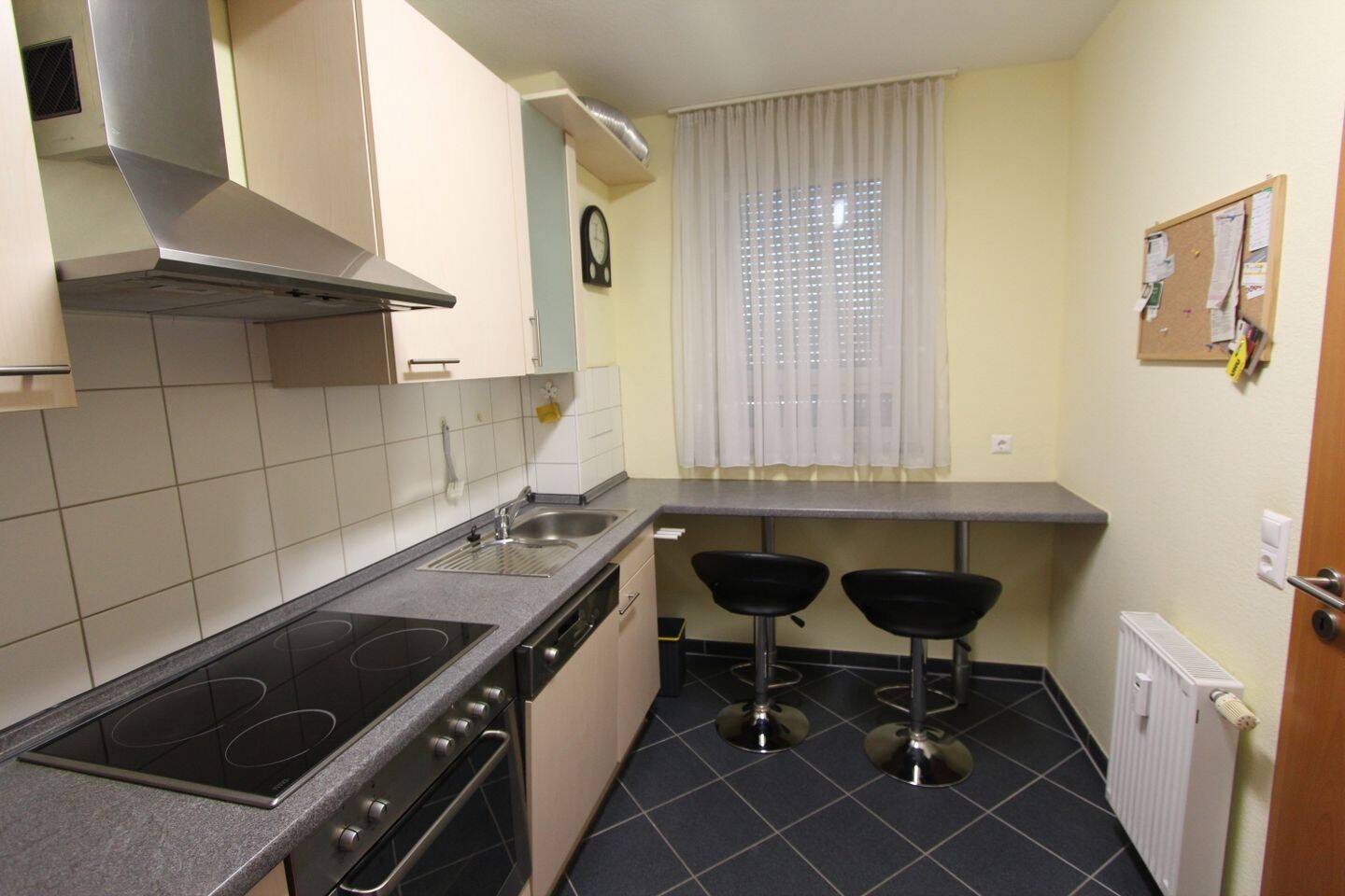 MODERNE MÖBLIERTE 2,5-Zimmer-Wohnung in S-Bad Cannstatt, Balkon, Waschmaschine – 2416, 70374 Stuttgart (Bad Cannstatt Sommerrain)