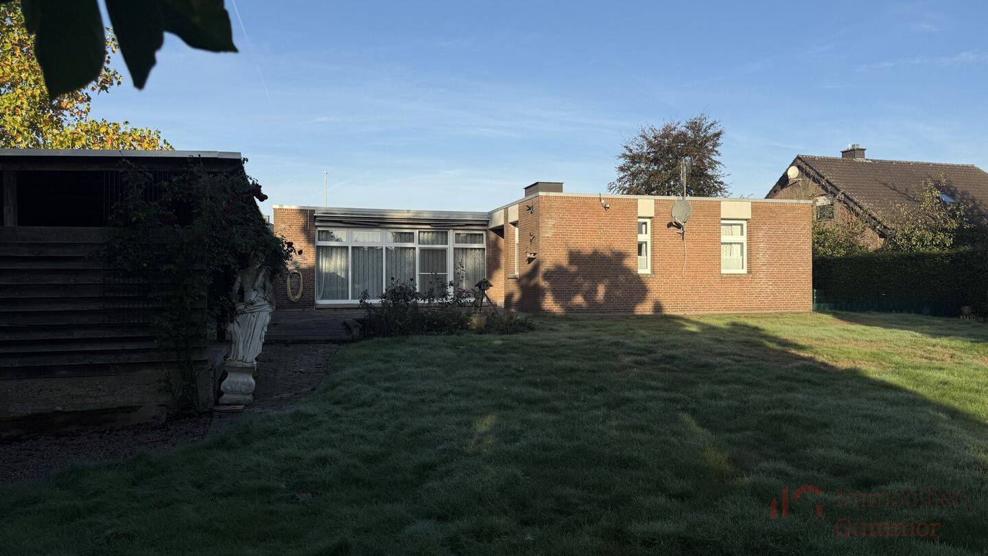IMMOBILIEN GUMNIOR präsentiert: Flachdachbungalow in zentraler Lage von Neuenkirchen, 48485 Neuenkirchen