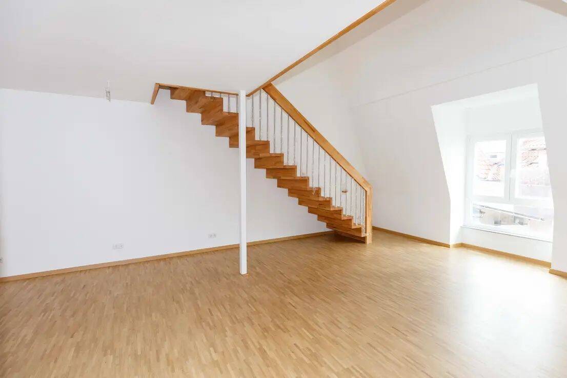 4-Zi Maisonette Wohnung mit Dachterrasse, Küche und Parkplatz, 72764 Reutlingen