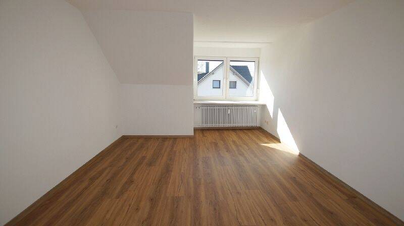 Gepflegte 3-Zimmer-Dachgeschosswohnung, 94315 Straubing