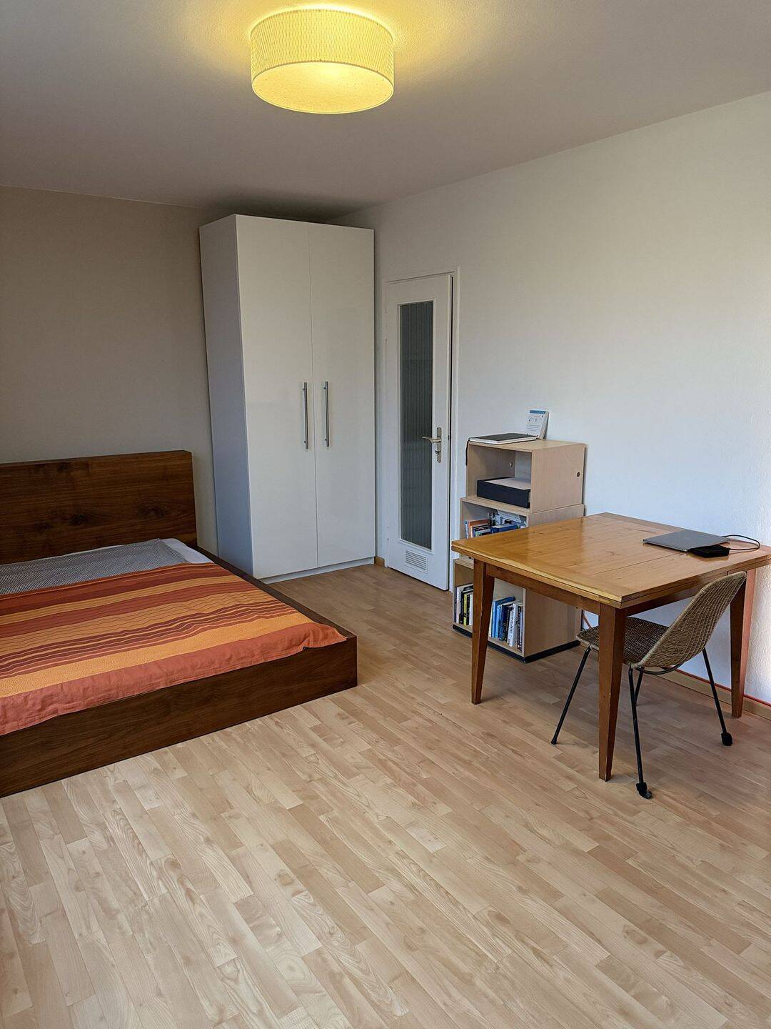 Helles, voll möbliertes Studio-Apartment in München – 12 Monate zur Untermiete, 81475 München (Thalk. Obersendl.-Forsten-Fürstenr.-Solln)