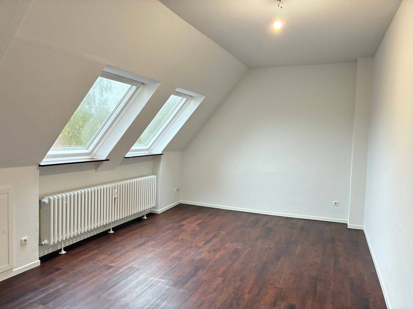 Dachgeschosswohnung mit Balkon, 24149 Kiel (Neumühlen-Dietrichsdorf)
