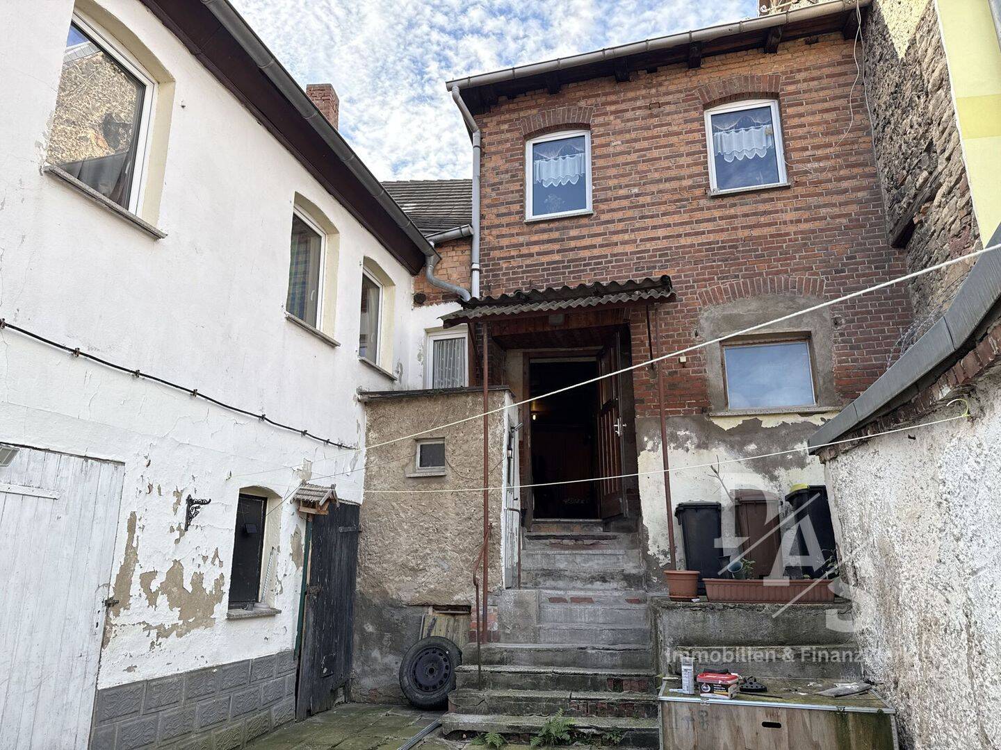 Sanierungsbedürftiges Einfamilienhaus mit viel Platz und Entwicklungsmöglichkeiten in Alsleben, 6425 Alsleben (Saale)