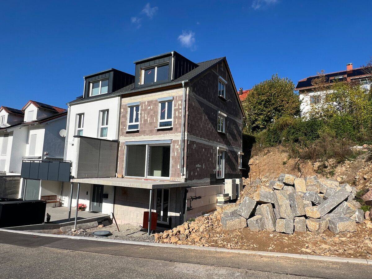 Sonnig, ruhig, naturnah- 164 m² Wohnfläche mit individuellem Ausbaupotenzial. DHH in Weissach-Flacht, 71287 Weissach