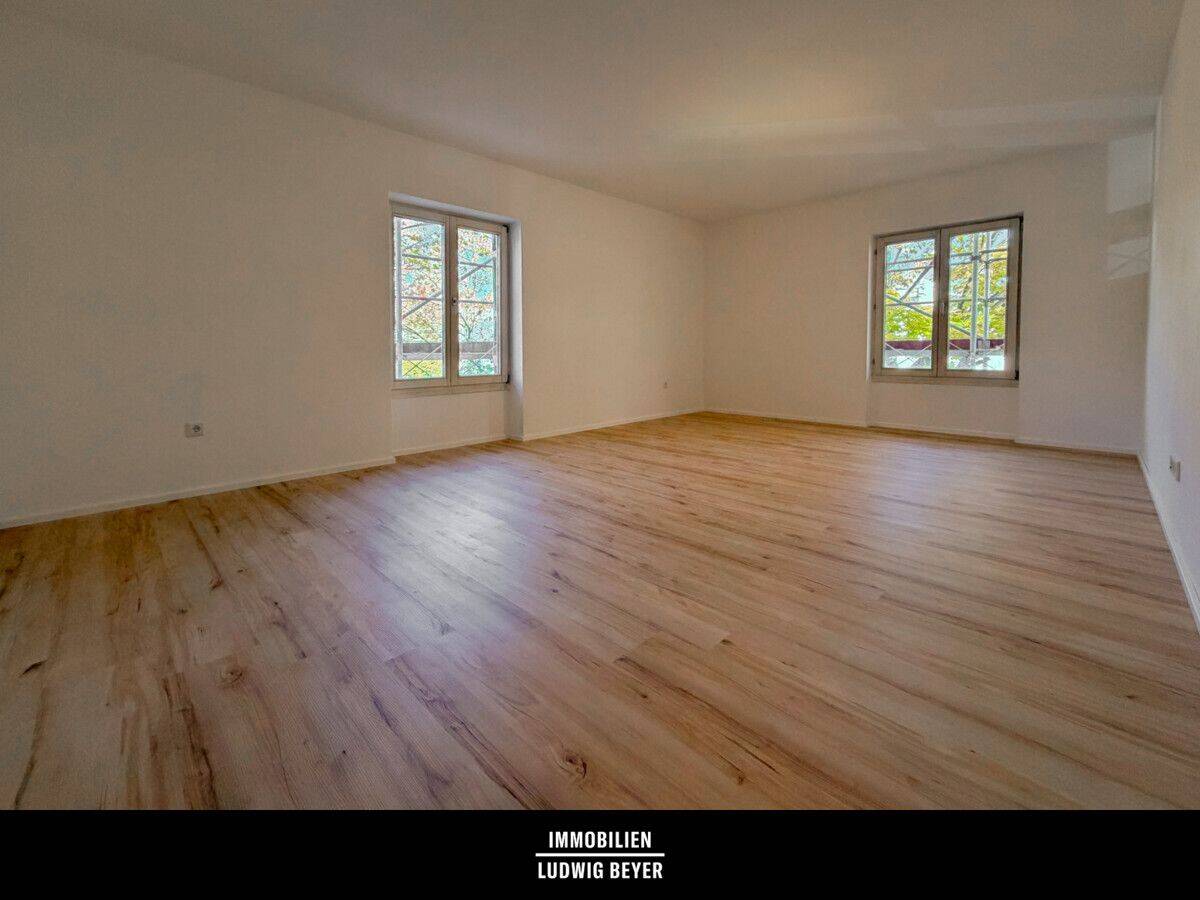 Renovierte zwei Zimmer Wohnung mit Einbauküche, 85049 Ingolstadt