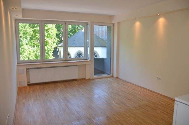 Studentenapartment in Top-Lage – saniert, Eichenparkett, Einbauküche inklusive, 50674 Köln (Innenstadt-Süd Altstadt-Süd Neustadt-Nord Neustadt-Süd)