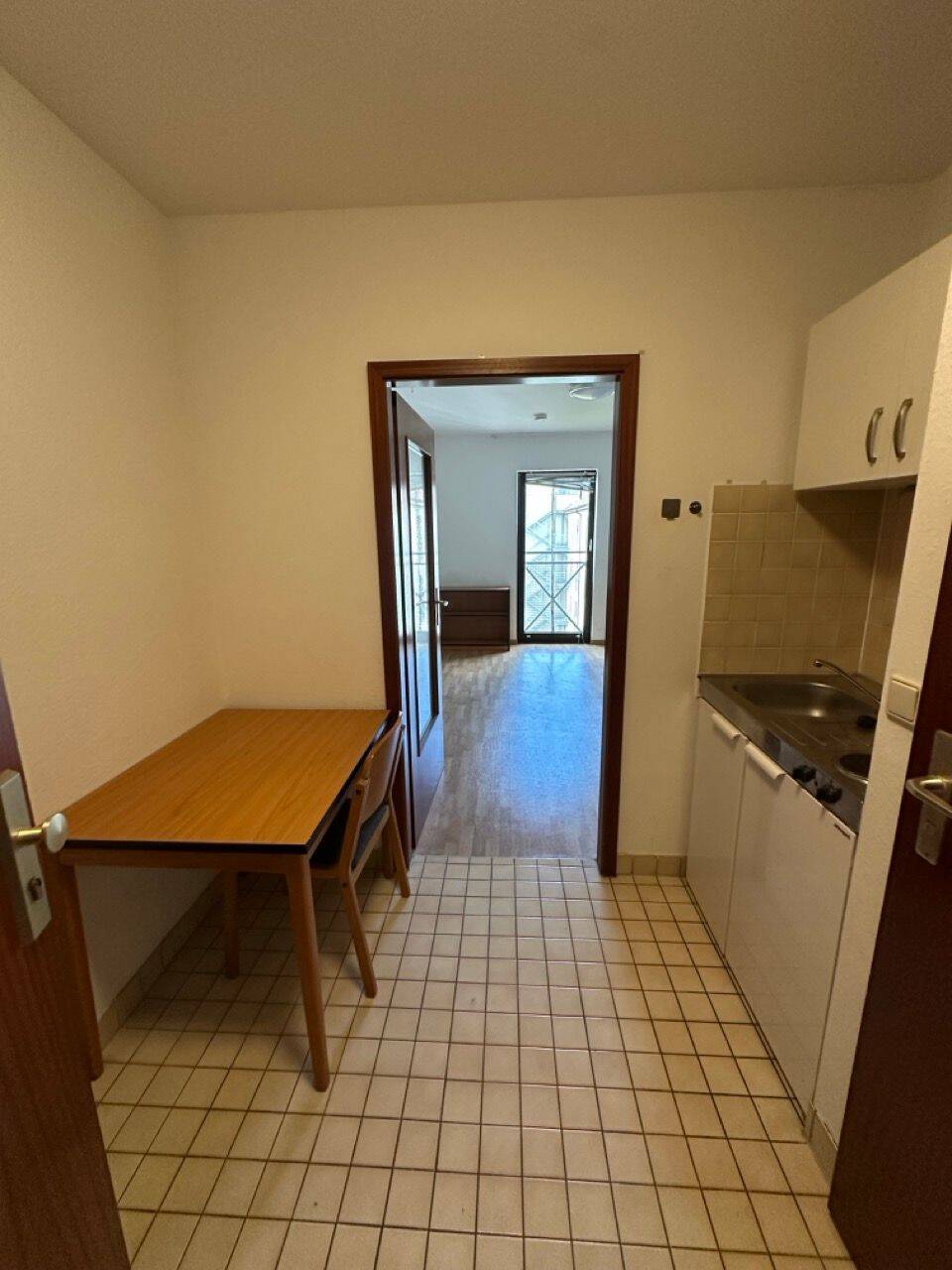 Ideal für Studenten – vollmöblierte 1-Zimmer Wohnung mit Einbauküche, 68199 Mannheim (Almenhof Neckarau)