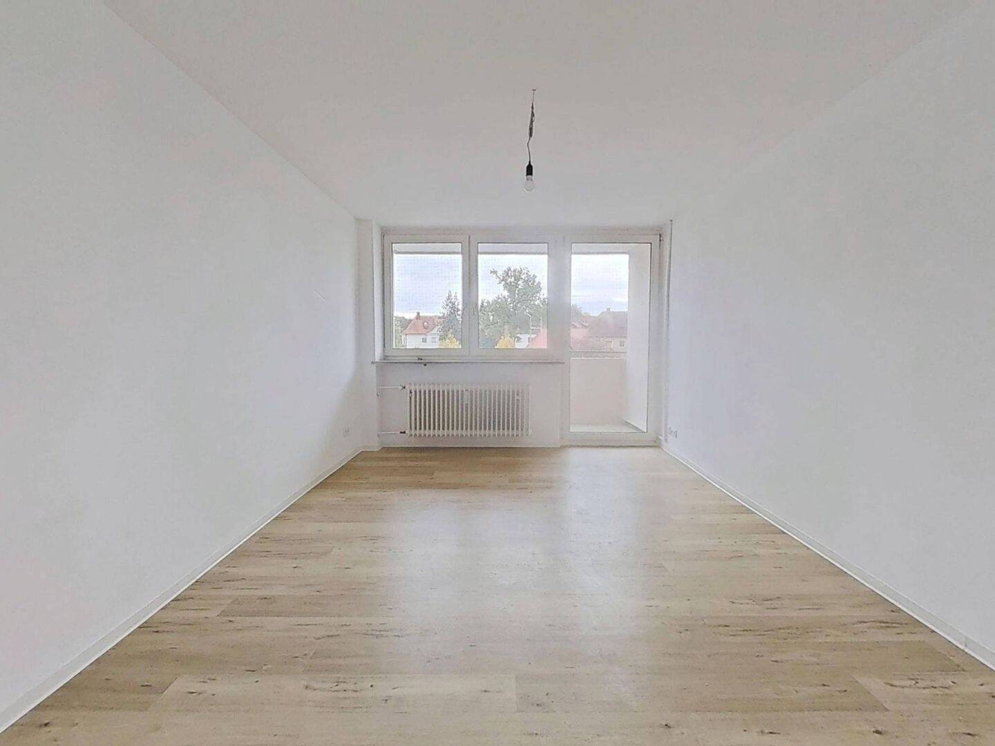 Sanierte 2-Zi.-Whg. mit BALKON in Nürnberg-Ziegelstein, 90411 Nürnberg