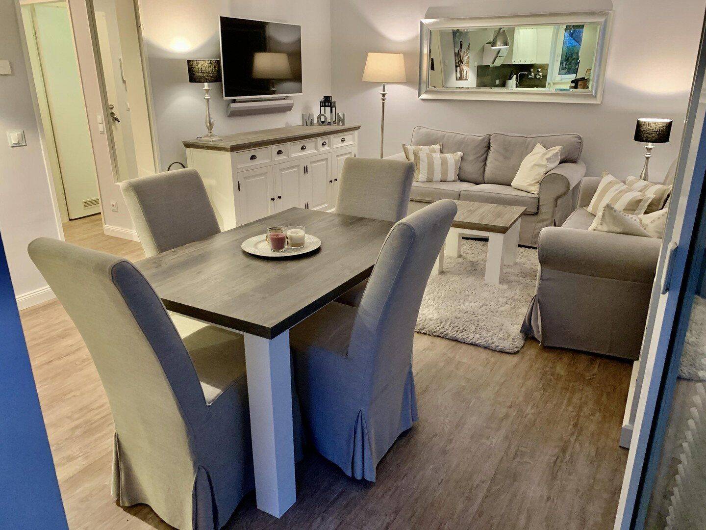 2-Zimmer / ca. 55 qm / möblierte Wohnung / Hamburg / Terrasse & Garten – ab 01. Dezember !!!, 22145 Hamburg (Wandsbek Farmsen-Berne Rahlstedt)