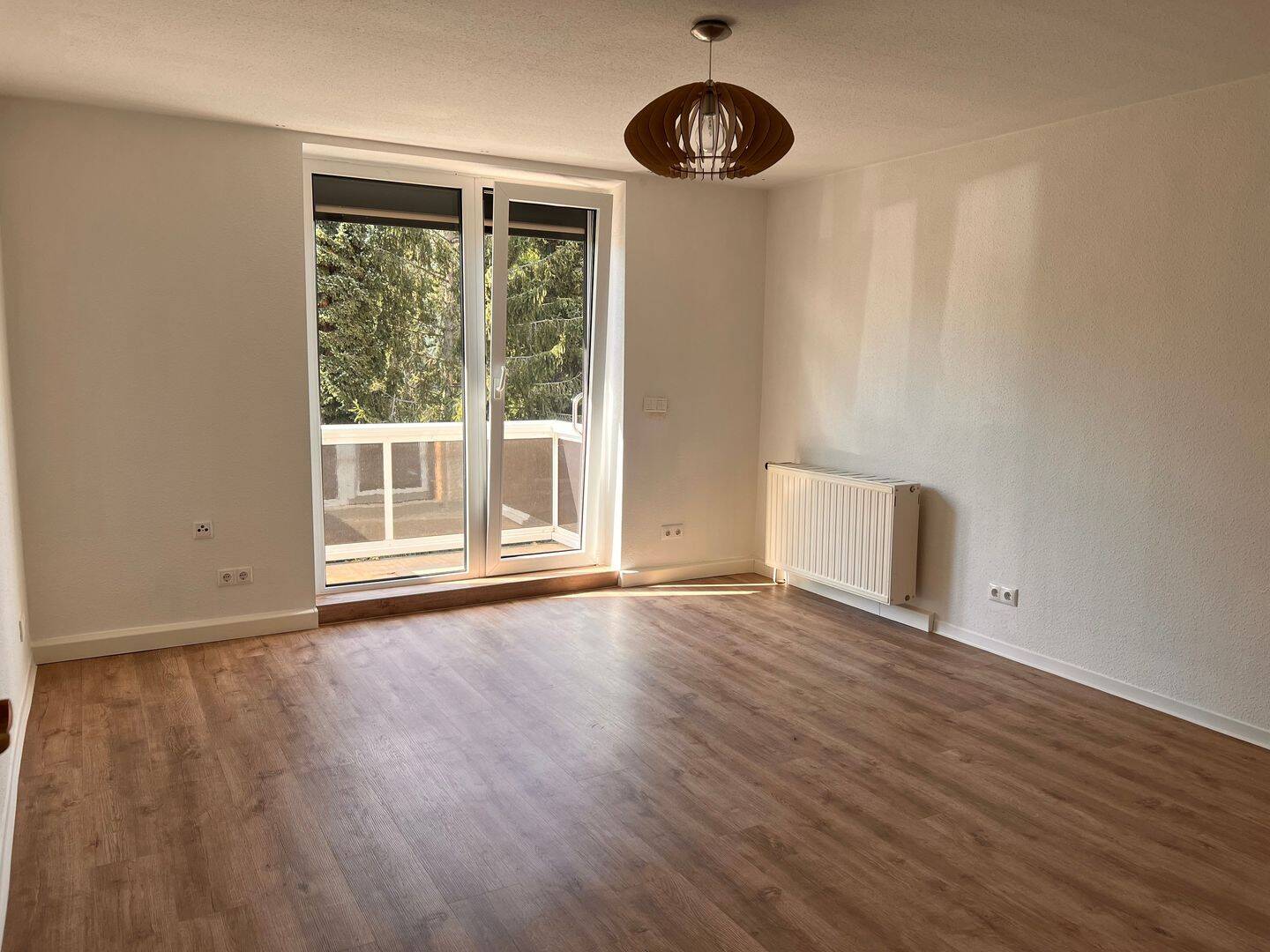 Moderne 4-Zimmer-Wohnung mit Balkon, 6712 Zeitz