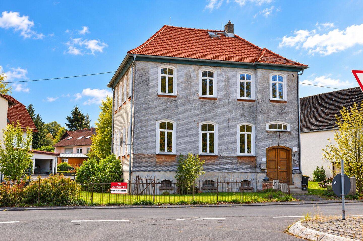 Historisches Gebäude „Alte Schule“ – Ein außergewöhnliches Objekt mit Geschichte und Potenzial, 36369 Lautertal (Vogelsberg)