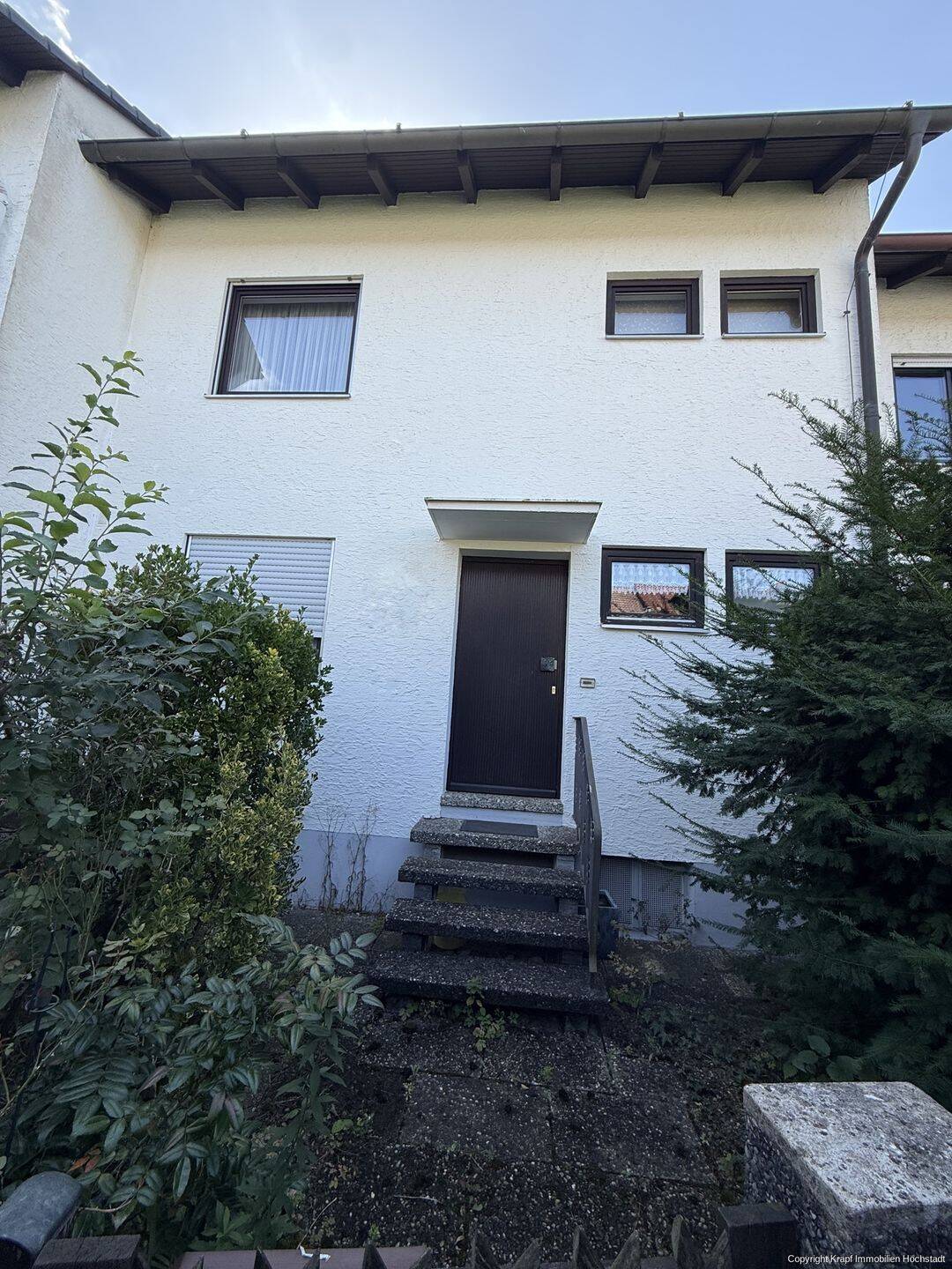 Die Gelegenheit !!! RMH in Hemhofen Leite, 152 m² Wfl. 205 m², Garage – zeitnah einziehen möglich, 91334 Hemhofen