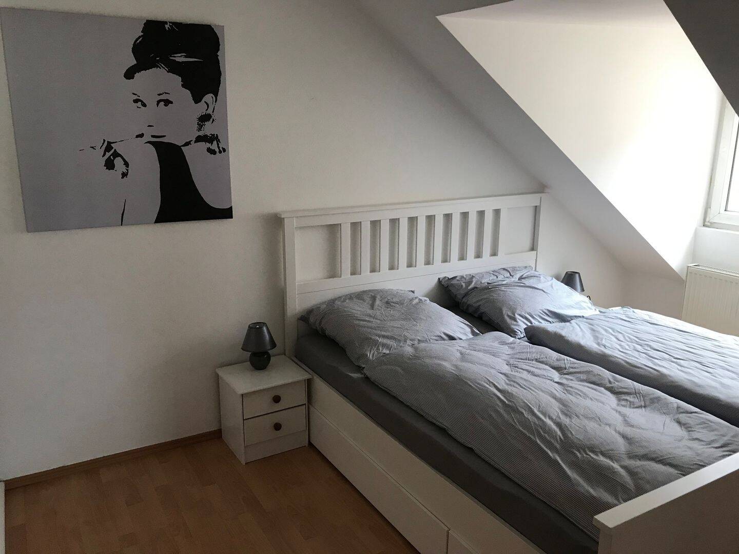 Vollmöblierte 2-Zimmer-Dachgeschosswohnung mit Tiefgaragenstellplatz in Ingolstadt-Nord, 85057 Ingolstadt (Ingolstadt)