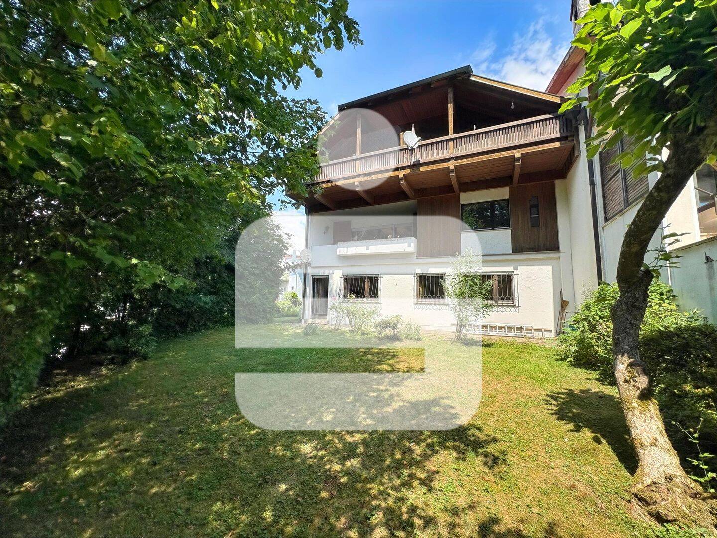 Fast wie ein eigenes Haus! 4-Zimmer-Maisonettewohnung mit großzügigen Garten in Passau-Grubweg, 94034 Passau (Altstadt Grubweg Hacklberg Hals)