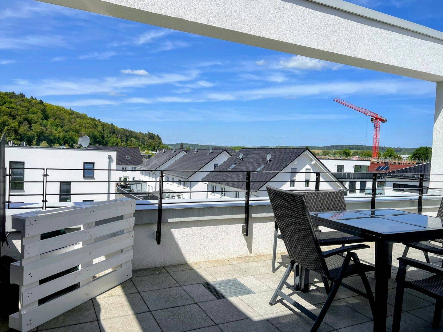 Wohnen mit Komfort: 2 Zimmer, Gäste WC und Dachterrasse, 35578 Wetzlar