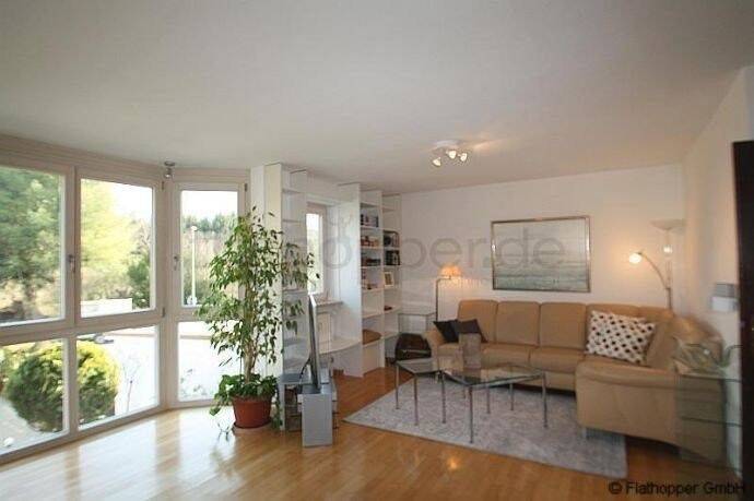Ruhige, helle 3,5-Zimmer-Wohnung mit großem Balkon in München Trudering, 81827 München (Ramersdorf-Perlach Trudering-Riem)