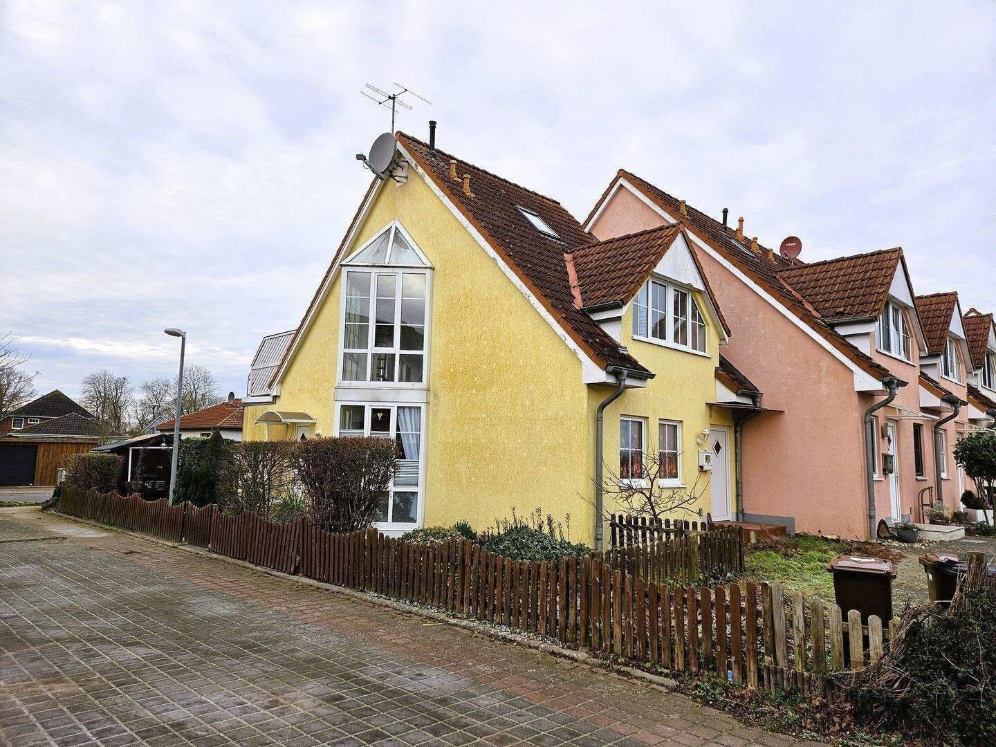 2,5-ZIMMER-MAISONETTEWOHNUNG MIT BALKON – in Schmedshagen –, 18445 Preetz