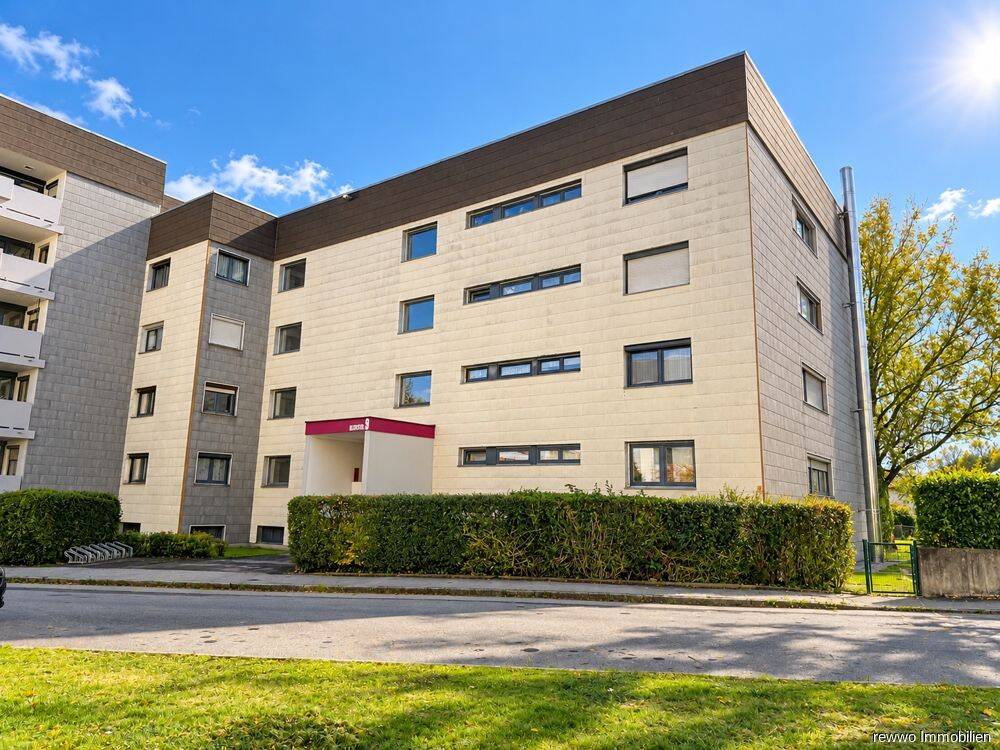 Attraktive 3,5-Zimmer-Wohnung mit Balkon und Einzelgarage in Burghausen, 84489 Burghausen
