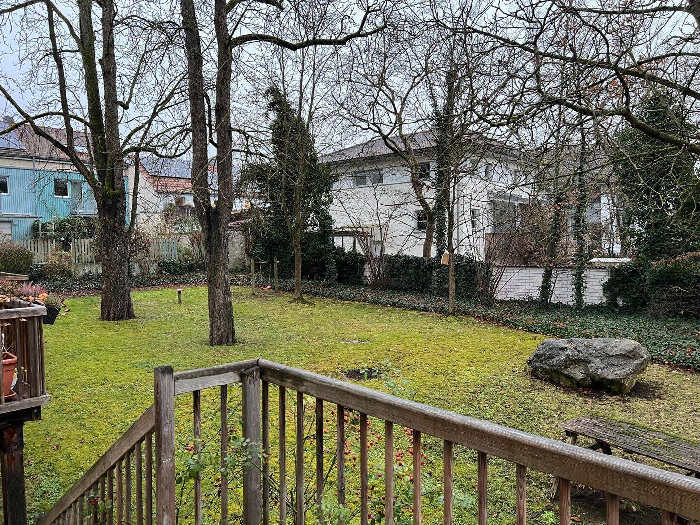 Generalsanierte 2 Zimmerwohnung mit Holzveranda und Gartenzugang, 93049 Regensburg (Großprüfening-Dechbetten-Königswiesen Innenstadt Westenviertel)